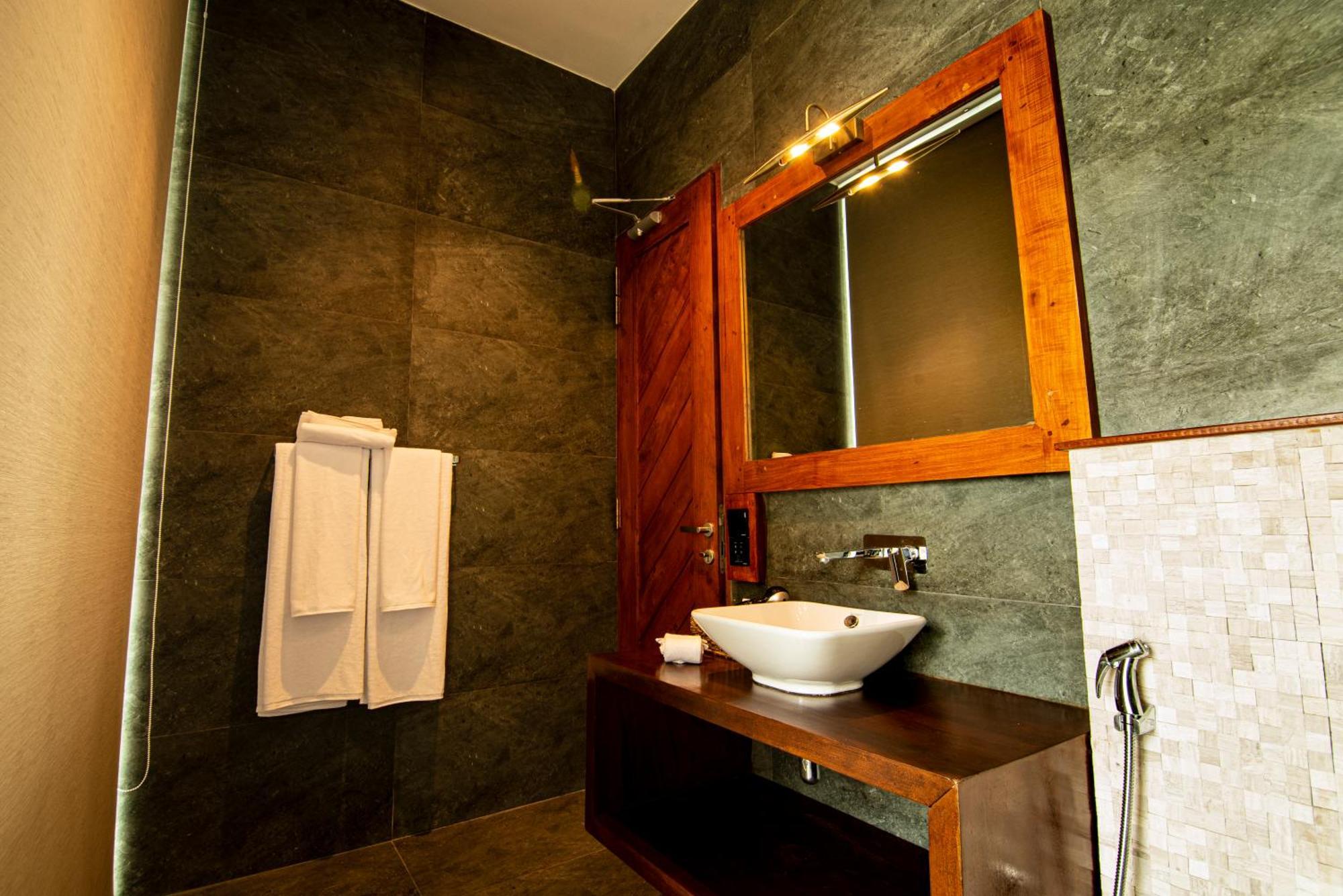 The Rockwall Boutique Hotel Bentota Eksteriør bilde